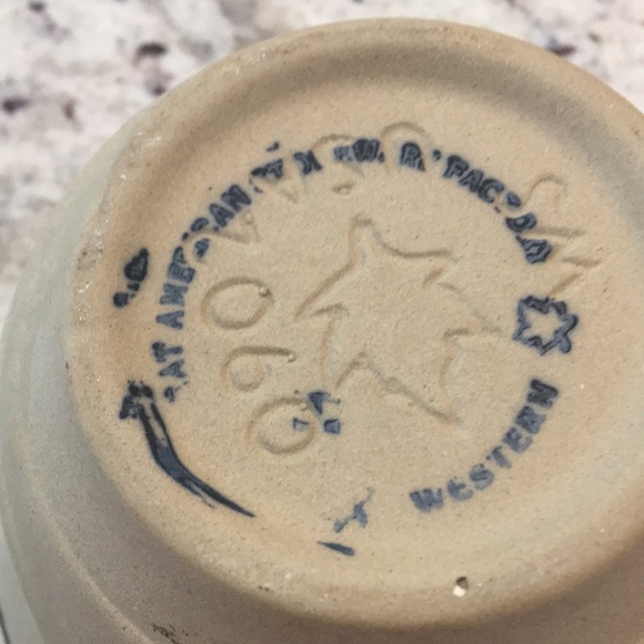 Pottery bowl. - Picture 4 of 6